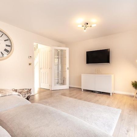 Cheerful 3 Bedroom House - Sleeps 7 Alwalton Kültér fotó