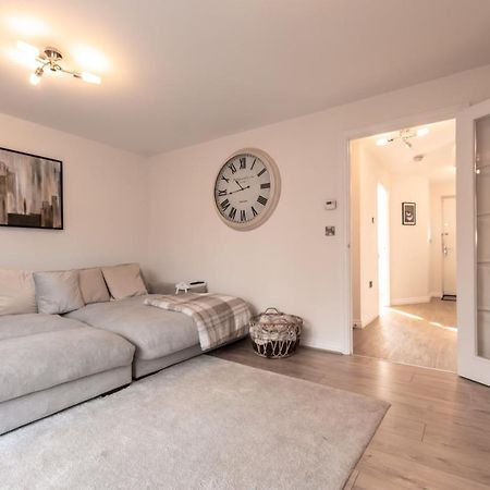 Cheerful 3 Bedroom House - Sleeps 7 Alwalton Kültér fotó