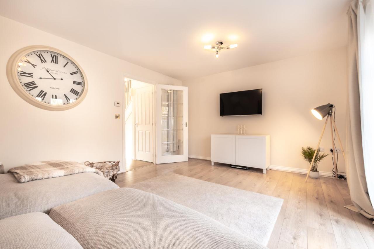 Cheerful 3 Bedroom House - Sleeps 7 Alwalton Kültér fotó