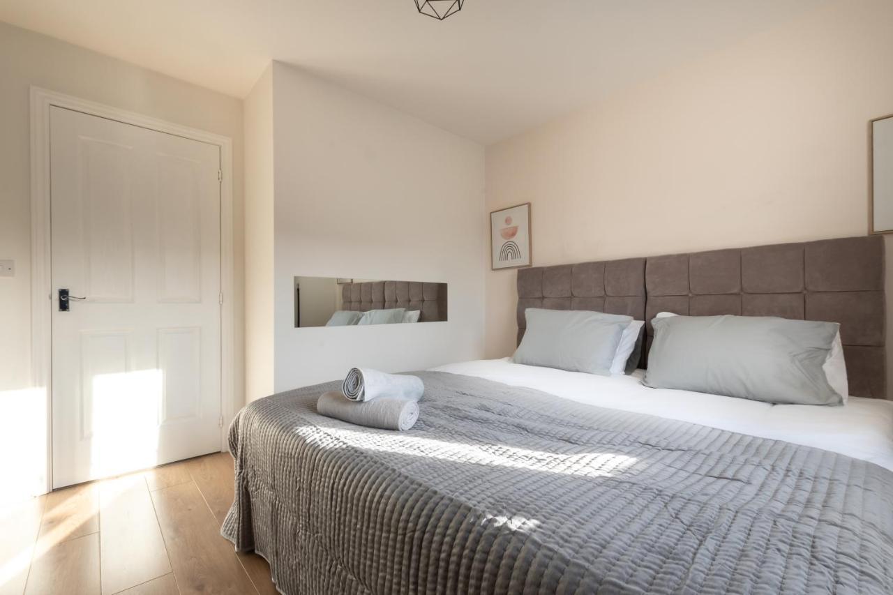 Cheerful 3 Bedroom House - Sleeps 7 Alwalton Kültér fotó