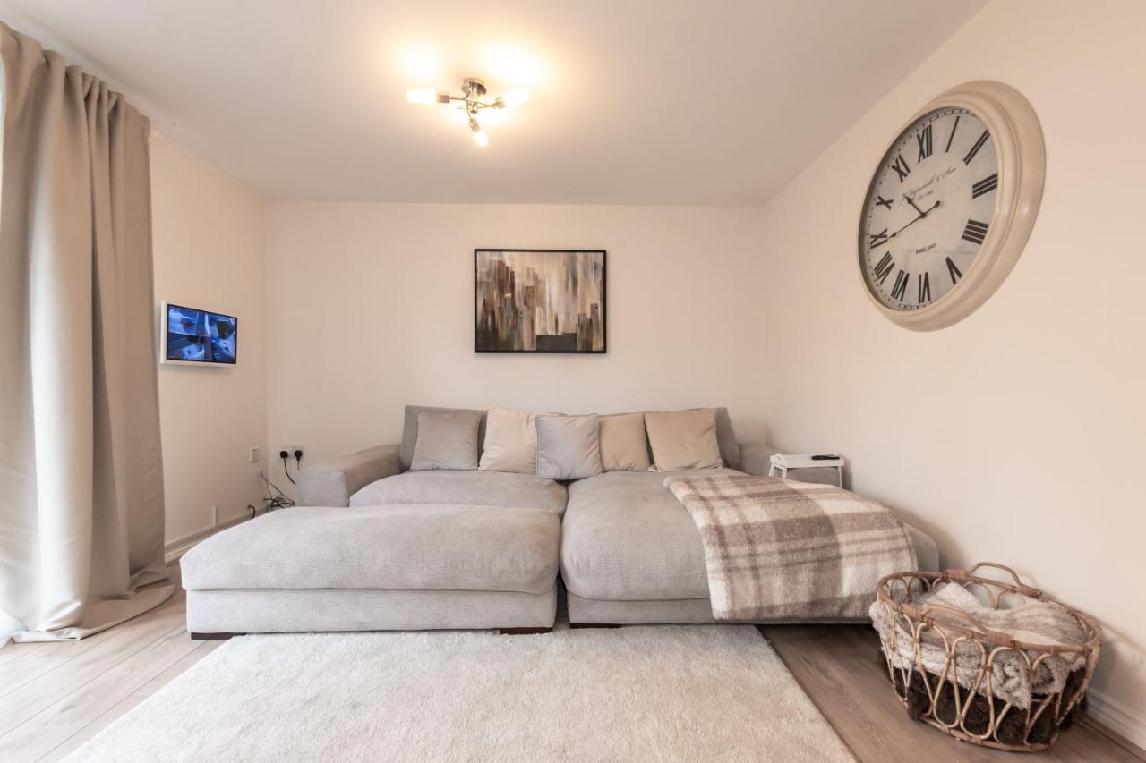 Cheerful 3 Bedroom House - Sleeps 7 Alwalton Kültér fotó