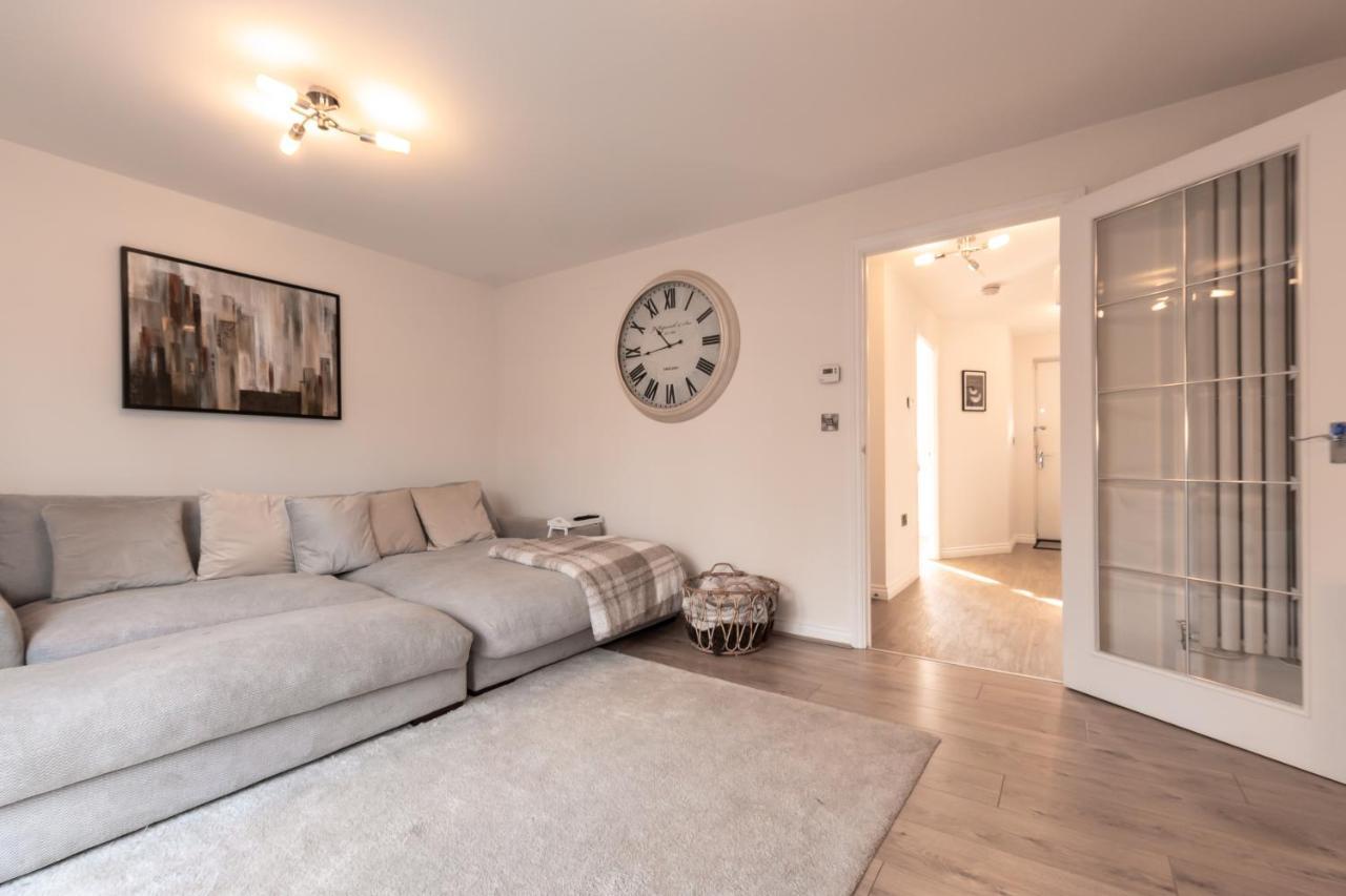 Cheerful 3 Bedroom House - Sleeps 7 Alwalton Kültér fotó