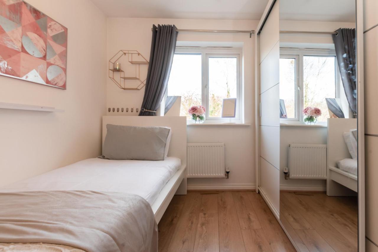 Cheerful 3 Bedroom House - Sleeps 7 Alwalton Kültér fotó