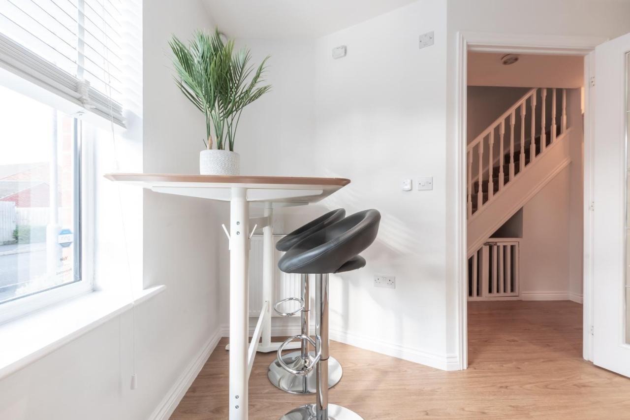 Cheerful 3 Bedroom House - Sleeps 7 Alwalton Kültér fotó