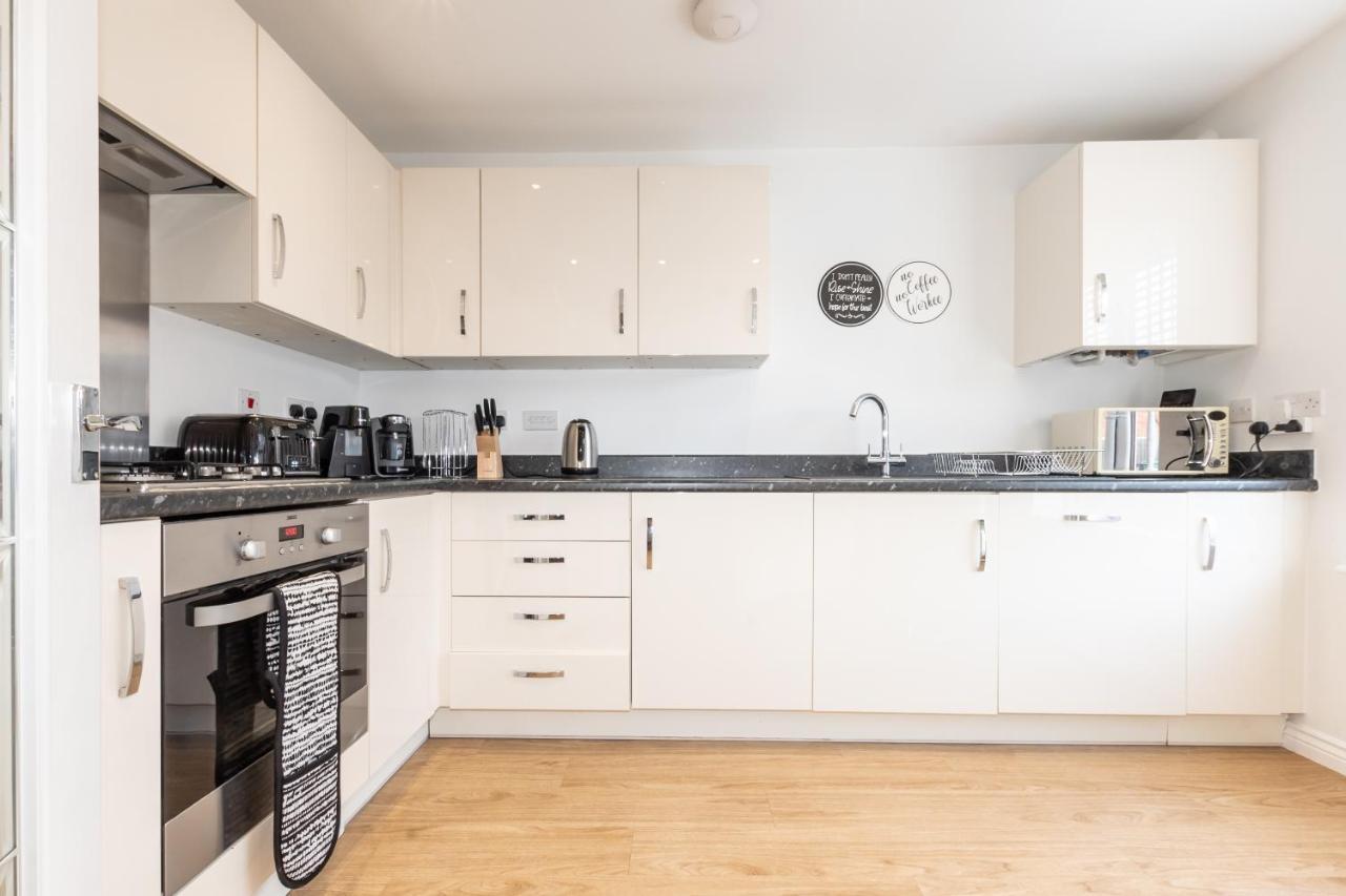 Cheerful 3 Bedroom House - Sleeps 7 Alwalton Kültér fotó
